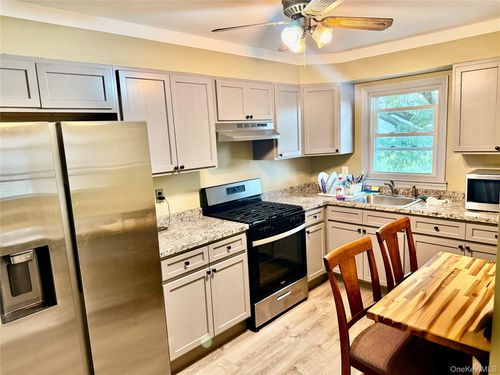 516 Mclean Ave, Yonkers, NY, 10705-4611 | Card Image