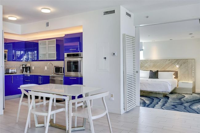 1802 - 3101 Bayshore Dr, Condo with 2 bedrooms, 2 bathrooms and null parking in Fort Lauderdale FL | Image 8