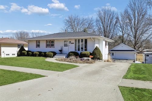 504 N 10th St, Indianola, IA, 50125-1609 | Card Image