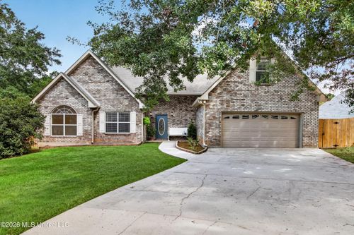 846 Kipona Ct, Diamondhead, MS, 39525-4090 | Card Image