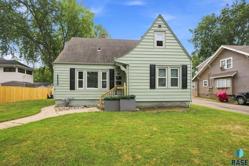 817 W 15th St Street, Sioux Falls, SD, 57104 | Card Image