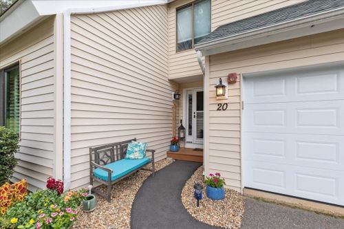 20-20 Ironwood Ln, Atkinson, NH, 03811-2706 | Card Image