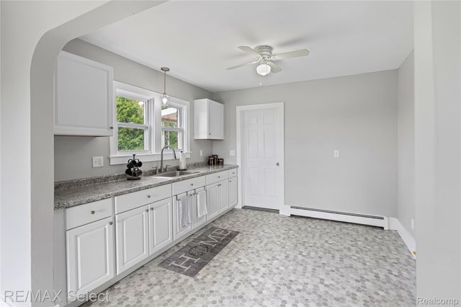 3933 East St 14.jpg | Image 13