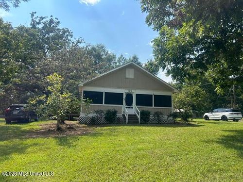 220 Batson Ave W, Wiggins, MS, 39577-3205 | Card Image