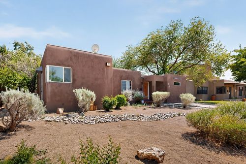 3020 Mackland Ave Ne, Albuquerque, NM, 87106-2018 | Card Image