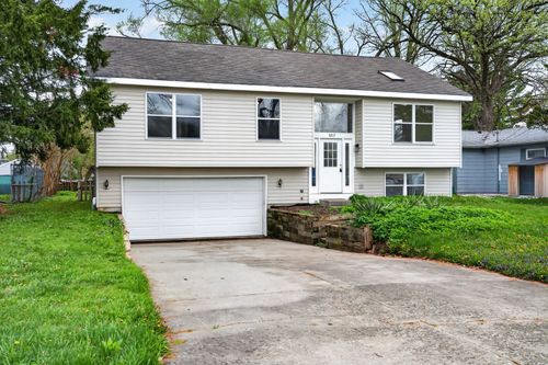 5217 N Pleasant View Dr, McHenry, IL, 60050-7601 | Card Image