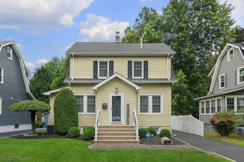 27 Wade Ave, Cranford, NJ, 07016-2550 | Card Image