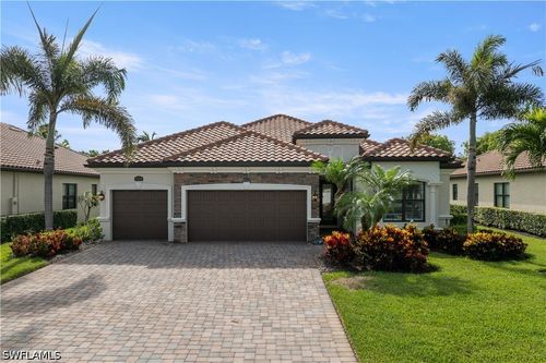 9352 Vercelli Ct, NAPLES, FL, 34113-7748 | Card Image