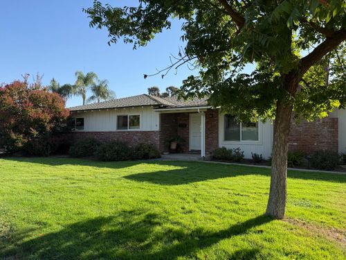 213 Hilton St, Madera, CA, 93637-4249 | Card Image