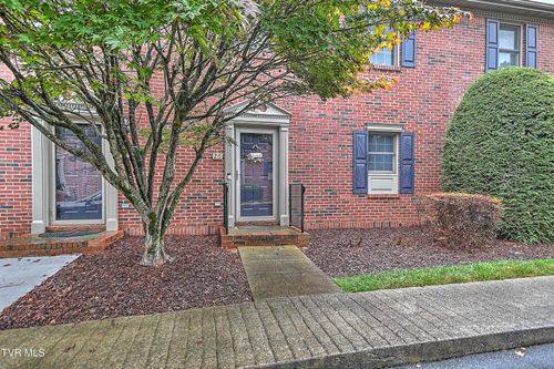26-26 Oak Leaf Cir, Johnson City, TN, 37601-4313 | Card Image