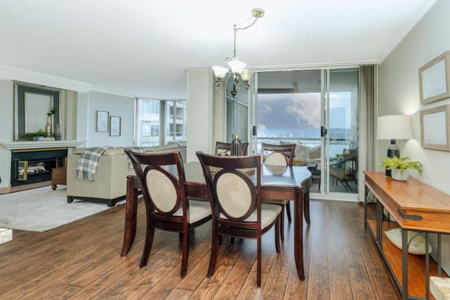 1101 - 1065 Quayside Drive, Condo with 3 bedrooms, 2 bathrooms and 1 parking in New Westminster BC | Image 17