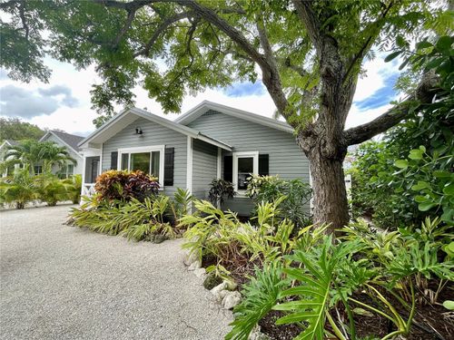 2703 10th Ave W, BRADENTON, FL, 34205-4006 | Card Image