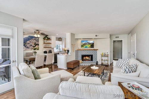 unit-3-3820 Groton St, San Diego, CA, 92110-5624 | Card Image