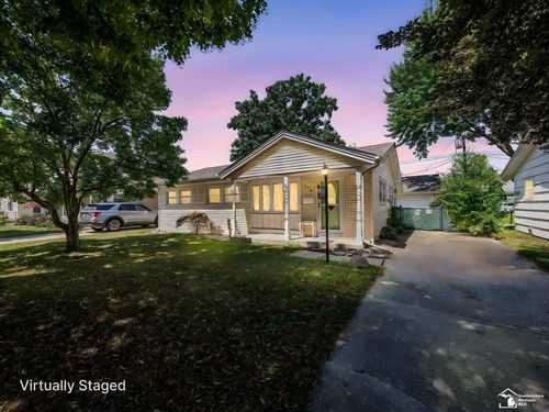 936 Jefferson Ct, Monroe, MI, 48161-1807 | Card Image