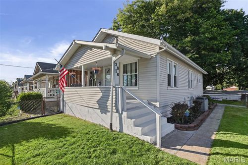 2626 Plainview Ter, Alton, IL, 62002-1754 | Card Image