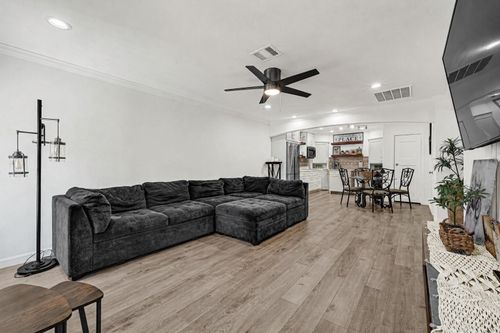 2809 Tooke St, Houston, TX, 77023-6012 | Card Image