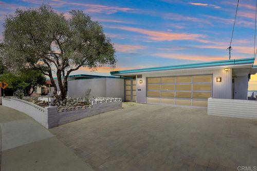 8030 Eastridge Dr, La Mesa, CA, 91941-7834 | Card Image