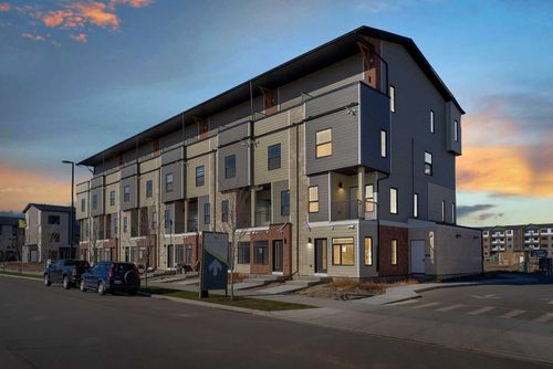 110-156 Park St, Cochrane, AB, T4C3H3 | Card Image
