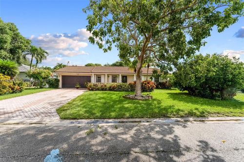 3995 Nw 105th Ave, Coral Springs, FL, 33065-2372 | Card Image