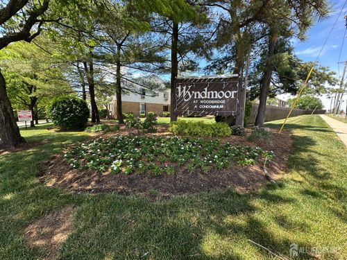 509 Cricket Ln, Woodbridge, NJ, 07095-1534 | Card Image