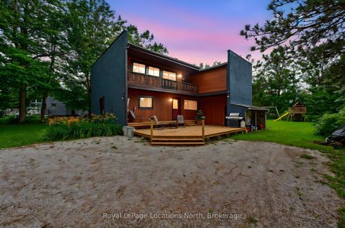 {{alt}} | Card Image