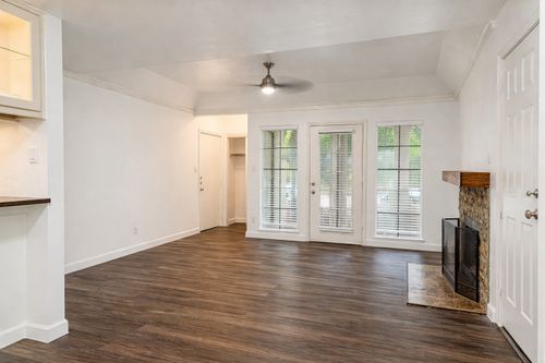 apt-117-3105 San Jacinto St, Dallas, TX, 75204-5588 | Card Image