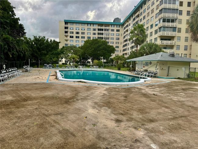 APT-506 - 4330 Hillcrest Dr, Condo with 1 bedrooms, 2 bathrooms and null parking in Hollywood FL | Image 30