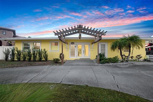 5207 Palmetto Point Dr, Palmetto, FL, 34221-8530 | Card Image