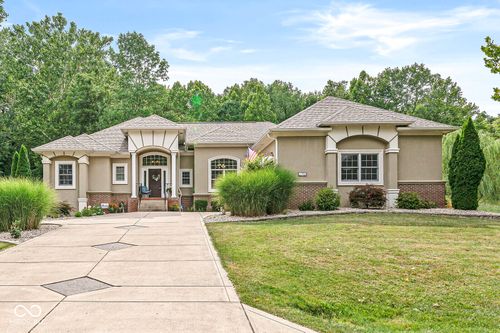 2710 Grey Fox Dr, Martinsville, IN, 46151-8421 | Card Image