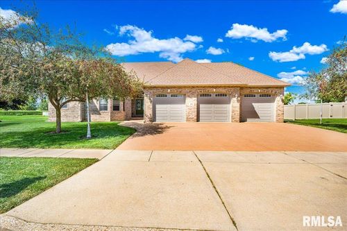 303 Sycamore Trl, Chillicothe, IL, 61523-1391 | Card Image