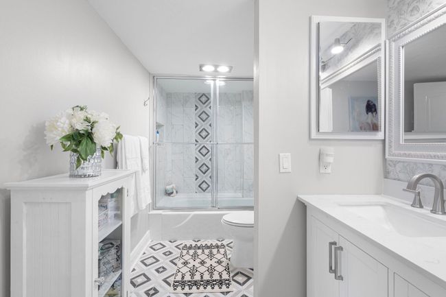 APT-214 - 1147 Hillsboro Mile, Condo with 2 bedrooms, 2 bathrooms and null parking in Hillsboro Beach FL | Image 15