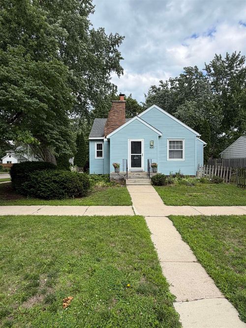 600 5th Ave Sw, Independence, IA, 50644-2558 | Card Image