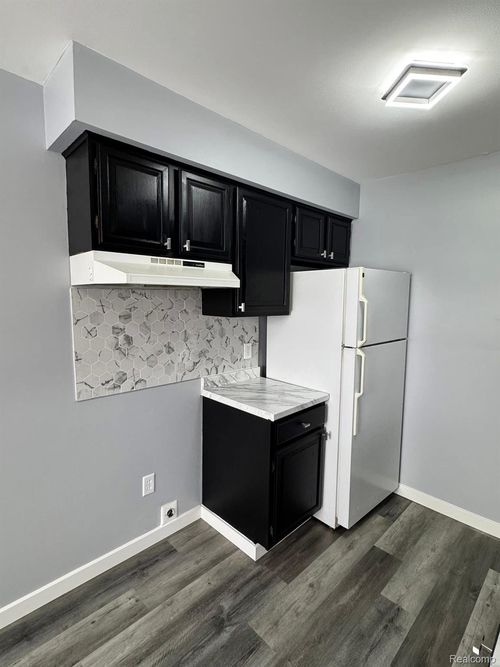 4-31844 Kelly Rd, Roseville, MI, 48066-1205 | Card Image