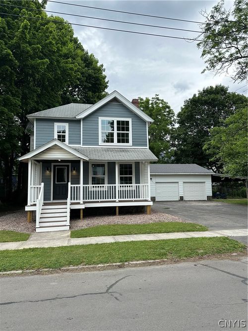 8 Delevan St, Auburn, NY, 13021-4504 | Card Image