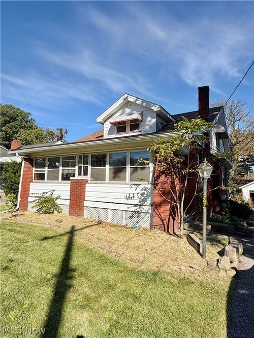 56 Shadyside Dr, Youngstown, OH, 44512-1527 | Card Image