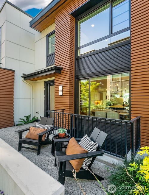 44-941 W Mcgraw St, Seattle, WA, 98119-3086 | Card Image