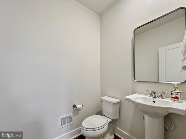 21740 Charing Cross Ter, Townhouse with 3 bedrooms, 4 bathrooms and null parking in BROADLANDS VA | Image 20