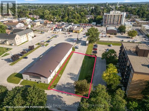 247 12th St, Hanover, ON, N4N1V2 | Card Image