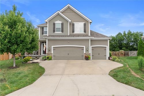 1021 Se Beatty Ct, Blue Springs, MO, 64014-5232 | Card Image