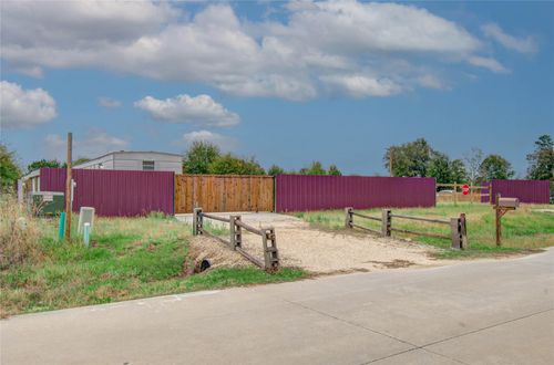 663 Road 5252, Cleveland, TX, 77327-2638 | Card Image
