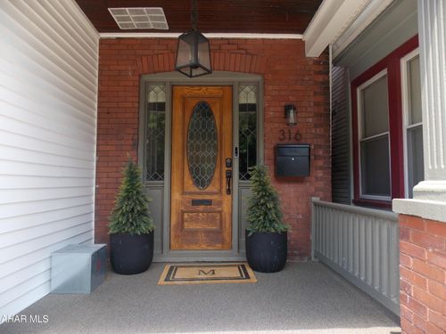 316 22nd Ave, Altoona, PA, 16601-4211 | Card Image