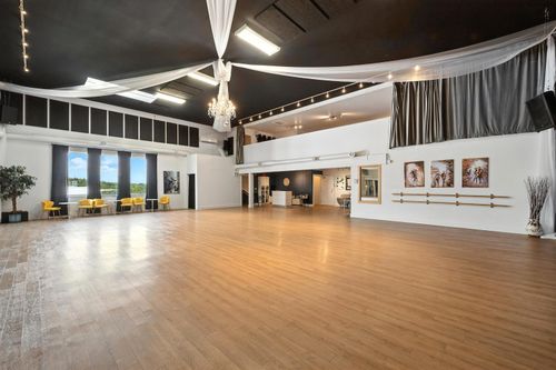 {{alt}} | Card Image