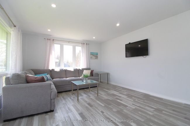45 John St N, House other with 3 bedrooms, 2 bathrooms and 4 parking in Zurich ON | Image 10