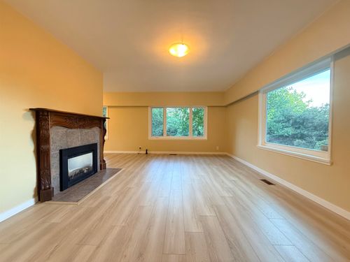 111 Bonnymuir Dr, West Vancouver, BC, V7S1L4 | Card Image