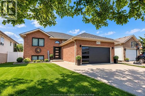 1035 Treverton Cres, Windsor, ON, N8P1K2 | Card Image
