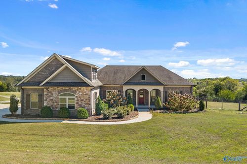 18295 Cox Rd, Athens, AL, 35611-8925 | Card Image