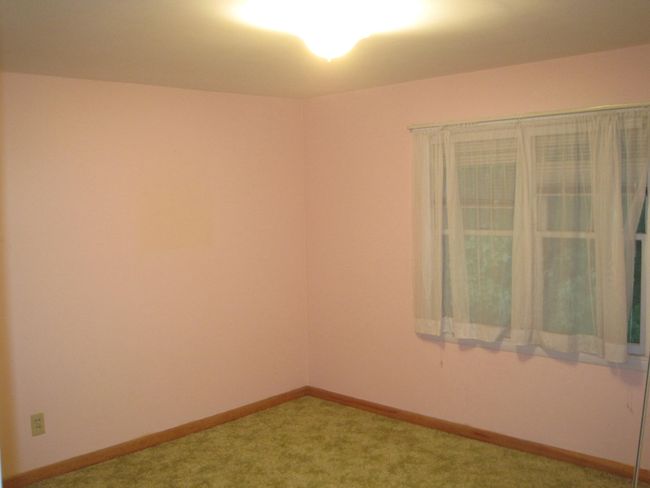 upstairs bedroom | Image 19