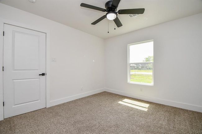 4223 Elmwood St, House other with 4 bedrooms, 2 bathrooms and 1 parking in Houston TX | Image 17