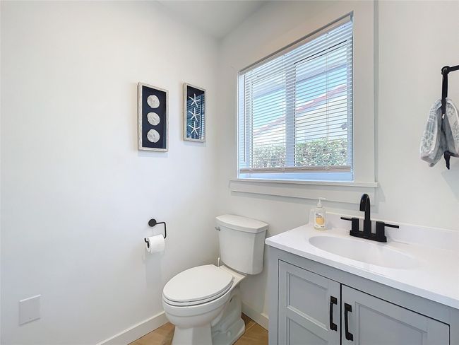 1/2 bath | Image 22