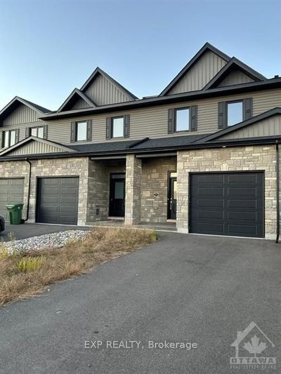 15 Chad St, House attached with 3 bedrooms, 3 bathrooms and 3 parking in Petawawa ON | Image 2